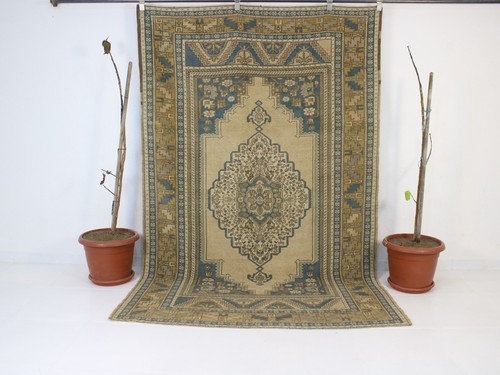 Vintage hand knotted - hand,